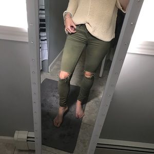 Army Green Levi’s super skinny
